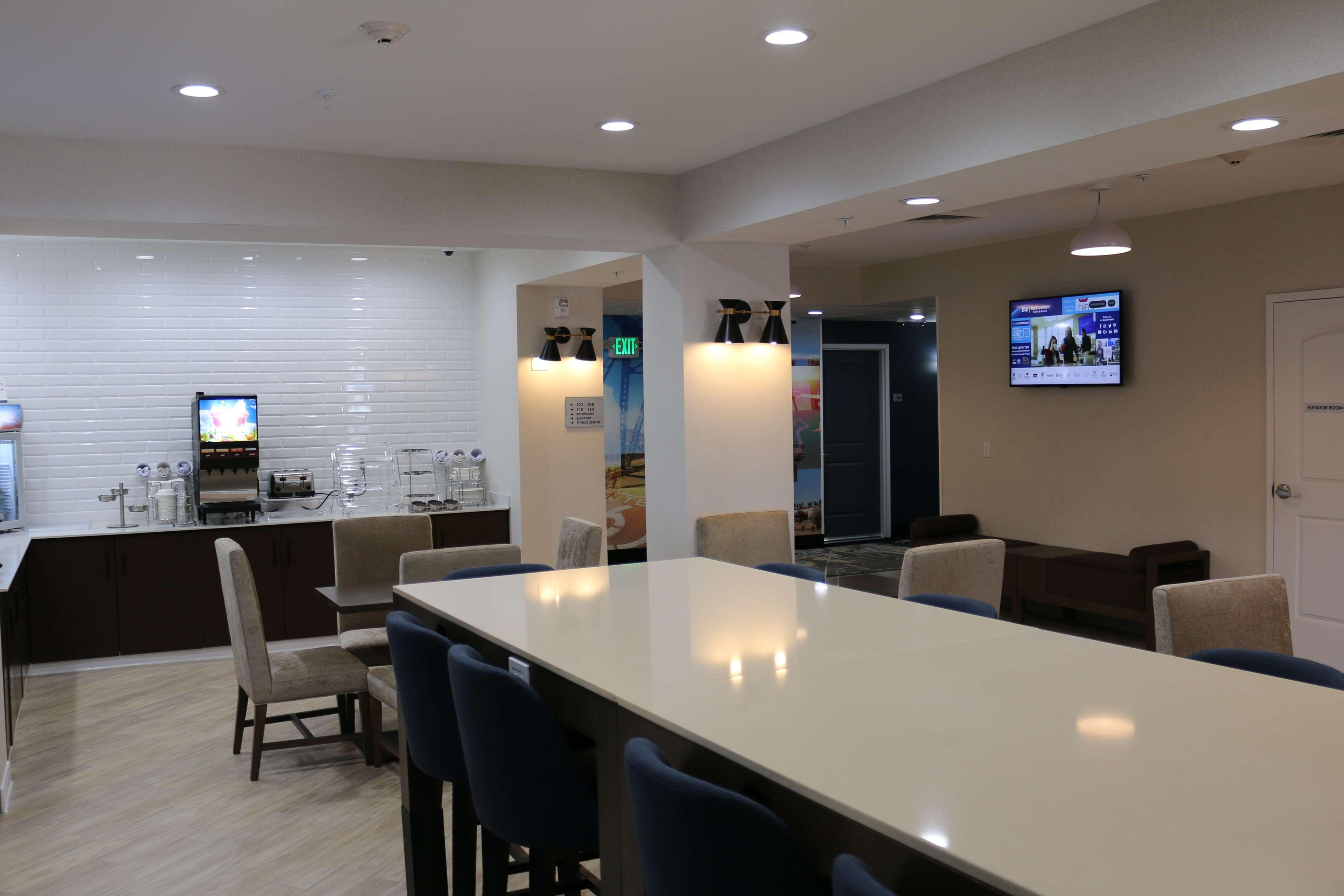 Best Western Holiday Hills Coalville Extérieur photo