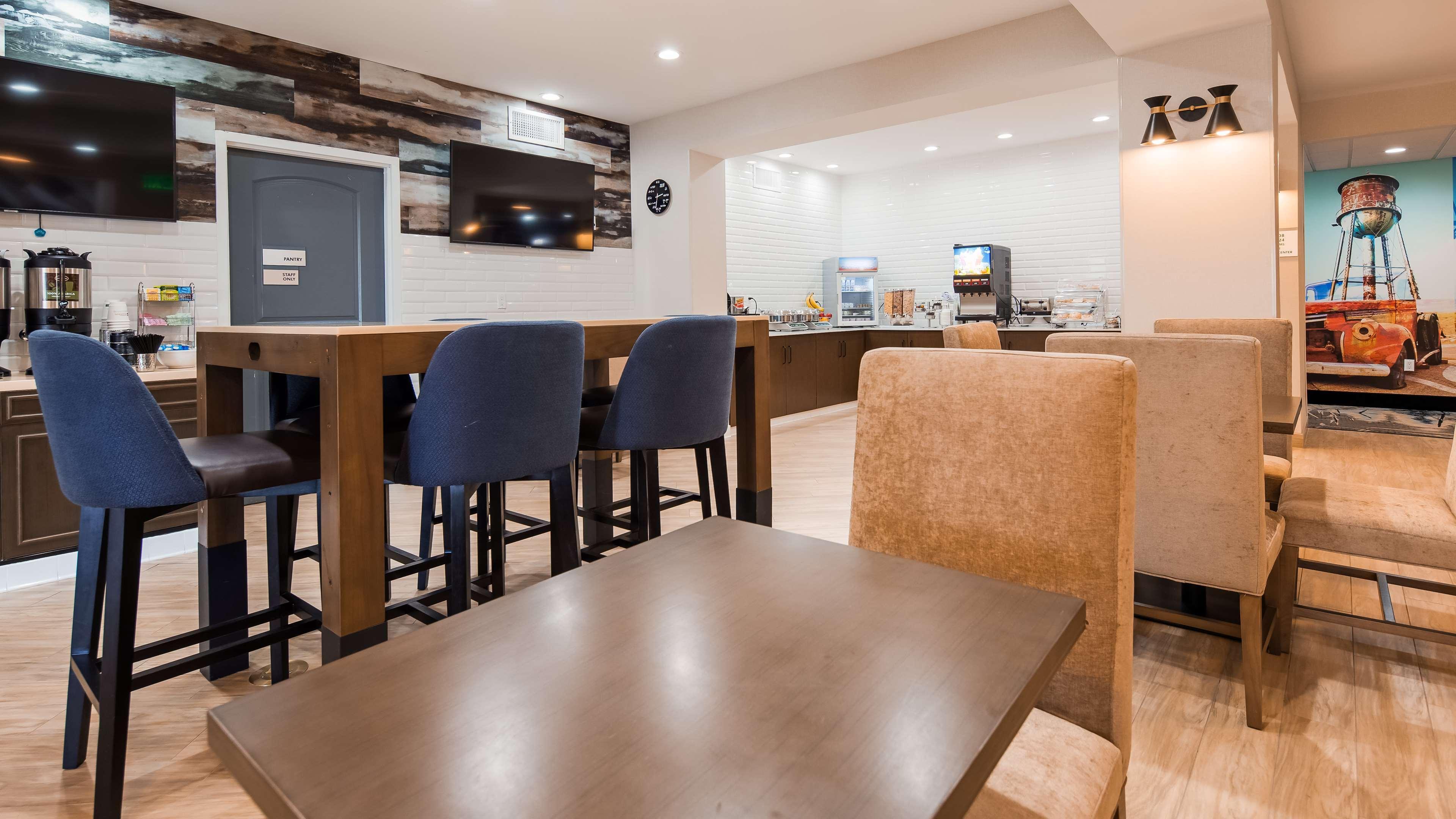 Best Western Holiday Hills Coalville Extérieur photo