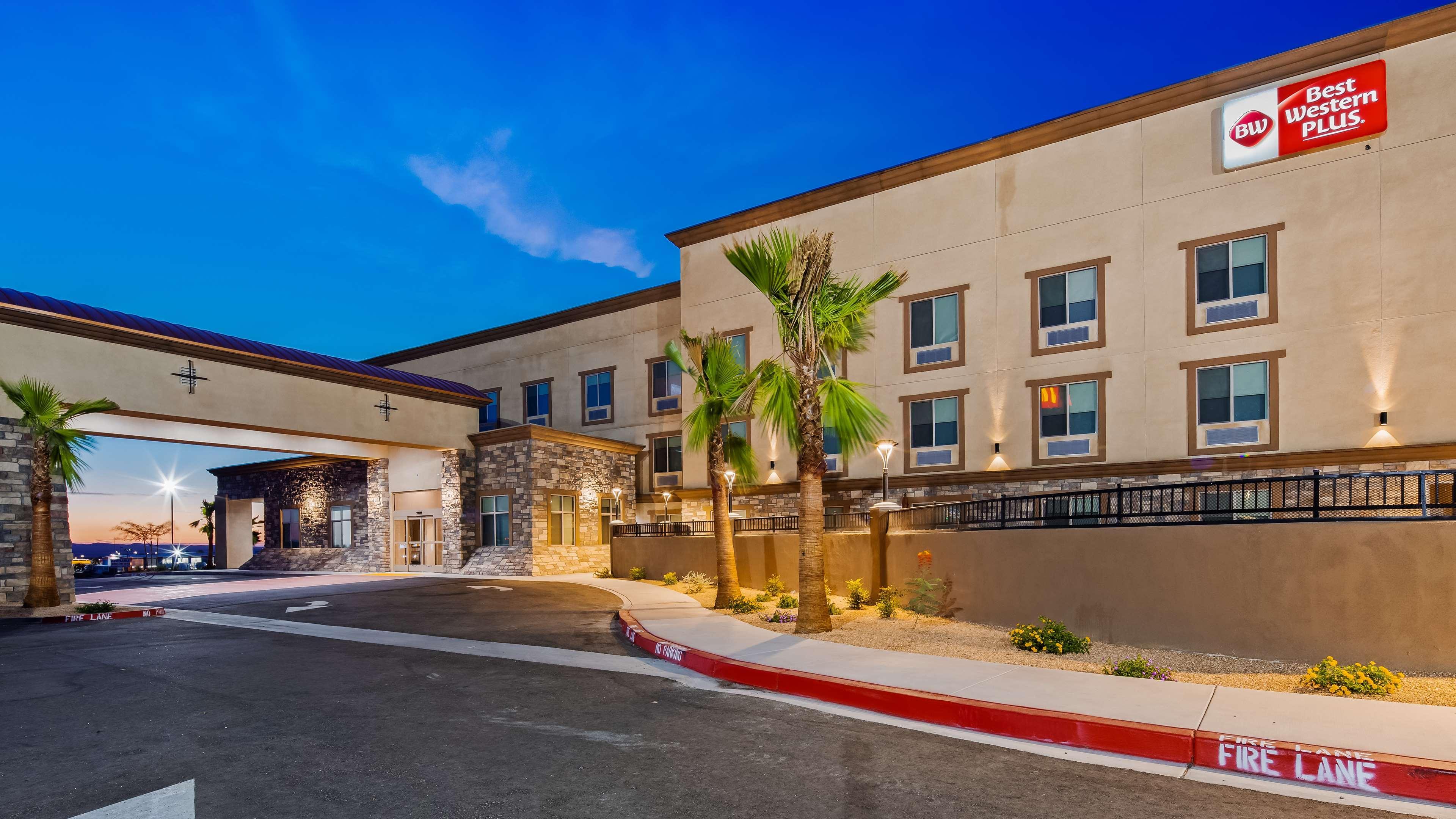 Best Western Holiday Hills Coalville Extérieur photo