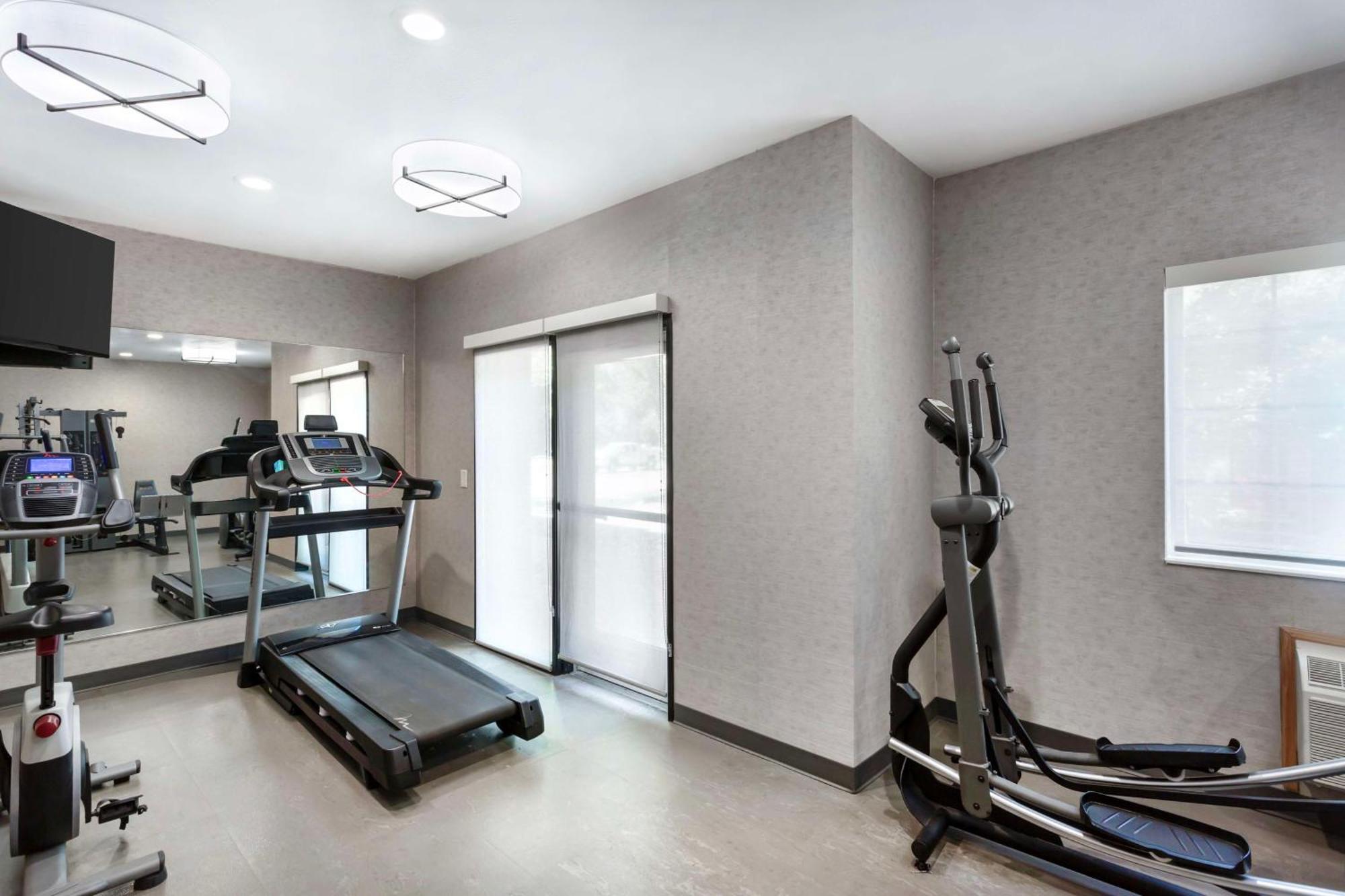 Best Western Holiday Hills Coalville Extérieur photo