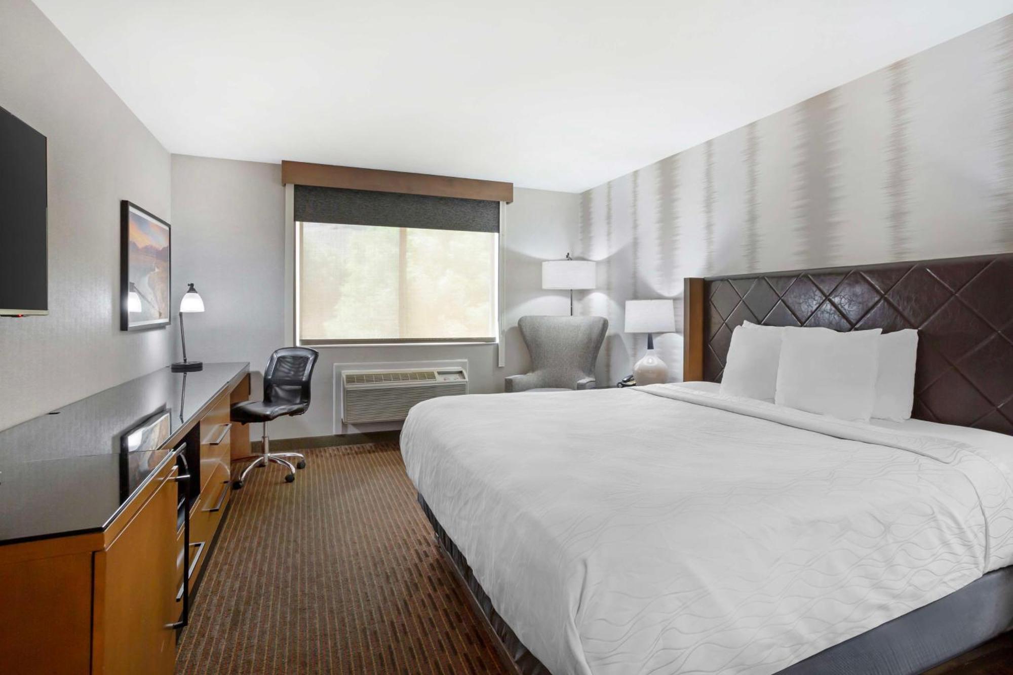 Best Western Holiday Hills Coalville Extérieur photo